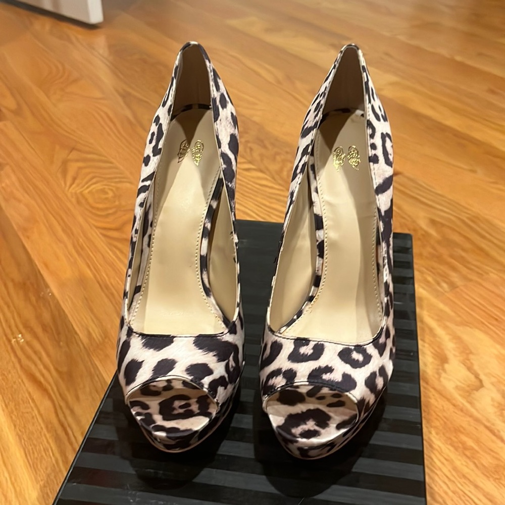 Victoria’s Secret tan and brown leopard peep toe pump